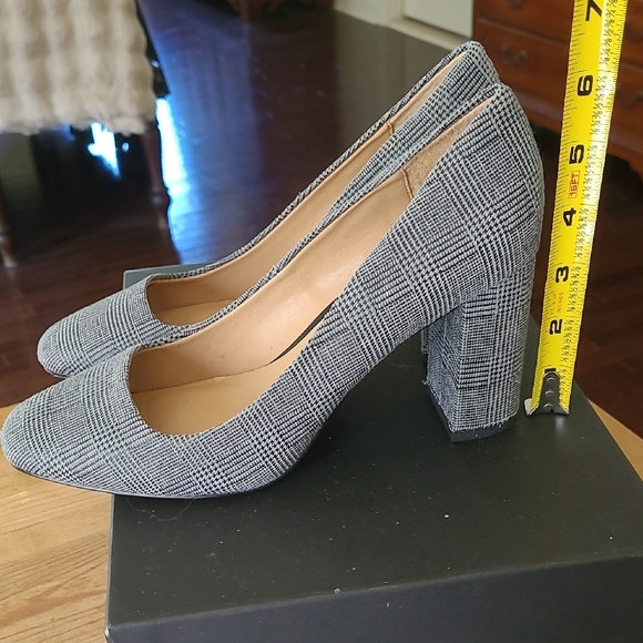 Banana Republic Square Toe Glen Plaid Grey Black Pumps Size 6.5 - Picture 4 of 6